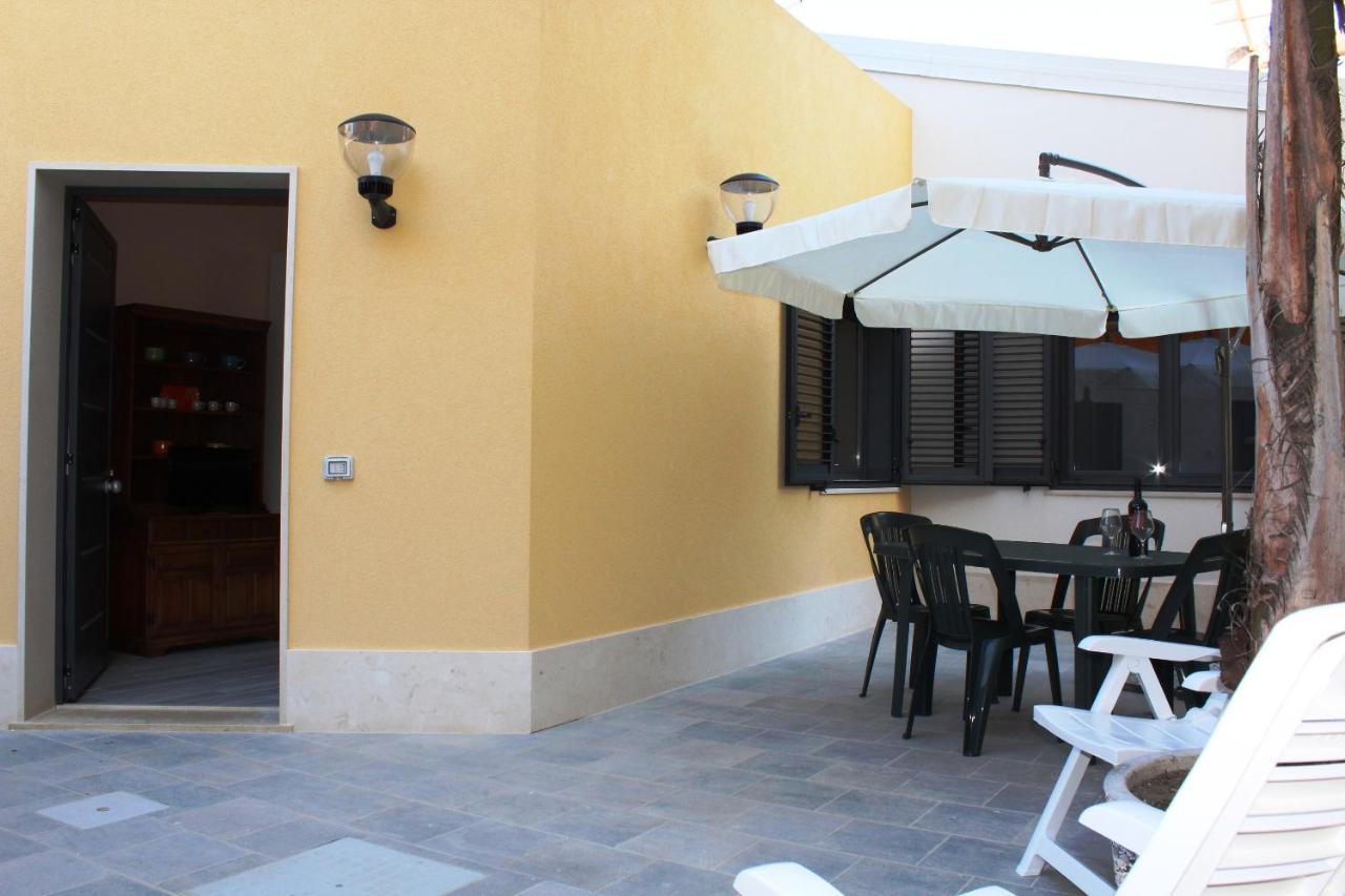 Re Sole La Dependance - Casa Vacanza V E N E R E Avola Exterior photo